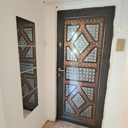 Inchiriez Garsoniera In Regim Hotelier Unirii Бухарест Экстерьер фото